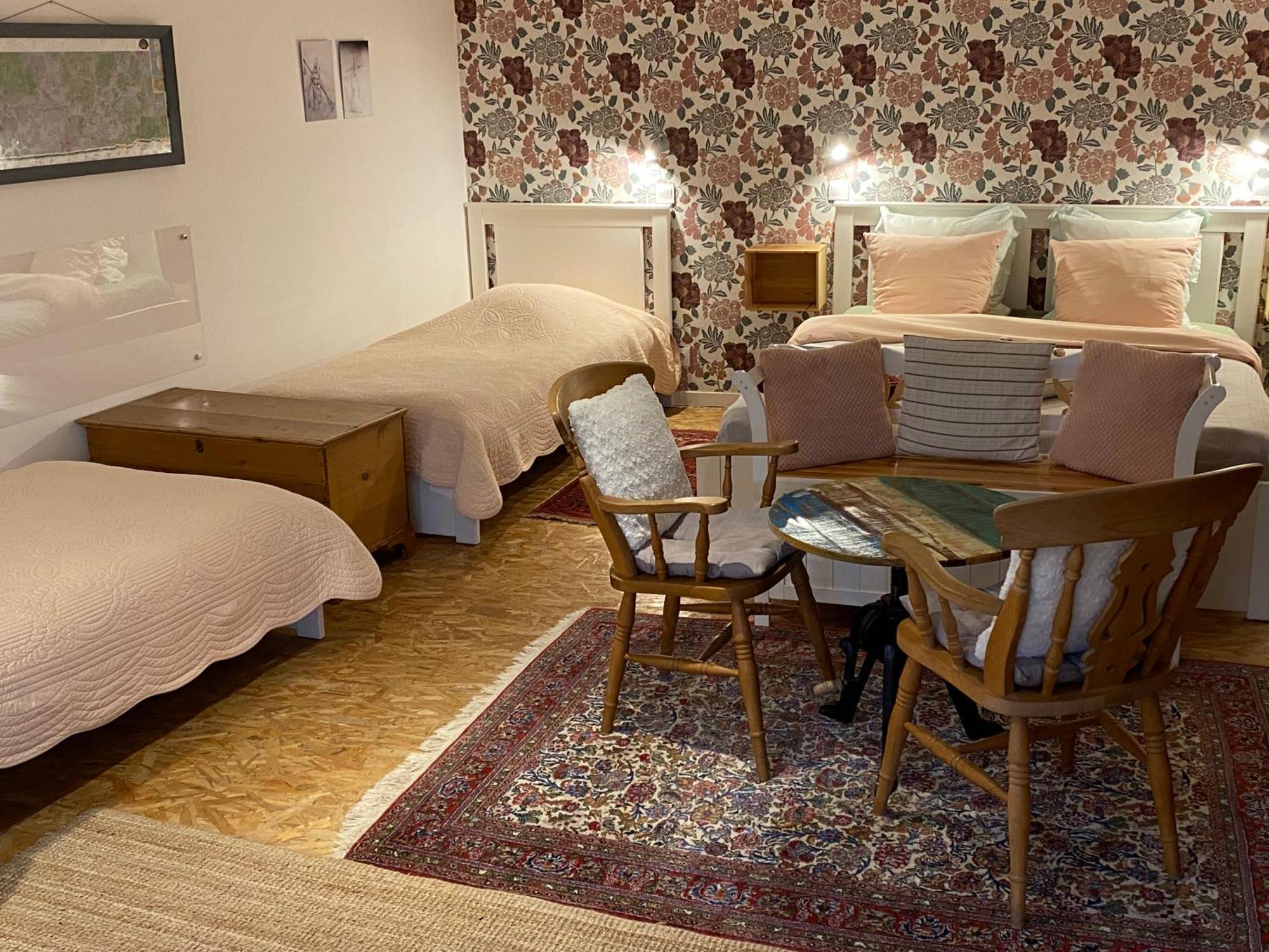 Chambre D'Hotes Les 3 Cochons D'Olt Arcambal Exterior photo